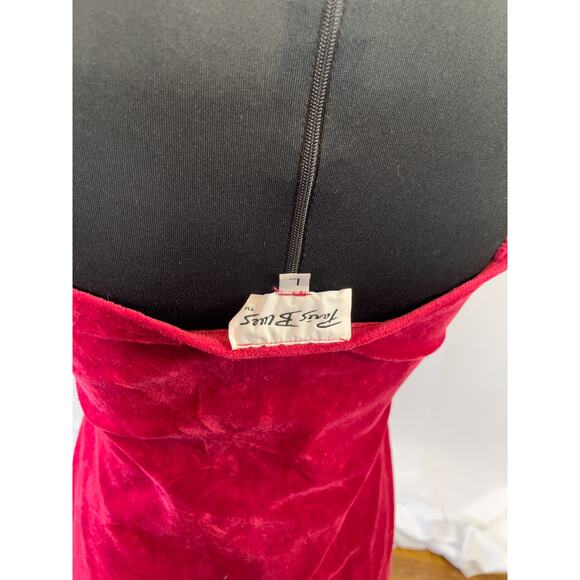 Vintage Red Velvet Mini Dress – Paris Blues 80s Spaghetti Strap Bodycon - Picture 4 of 16